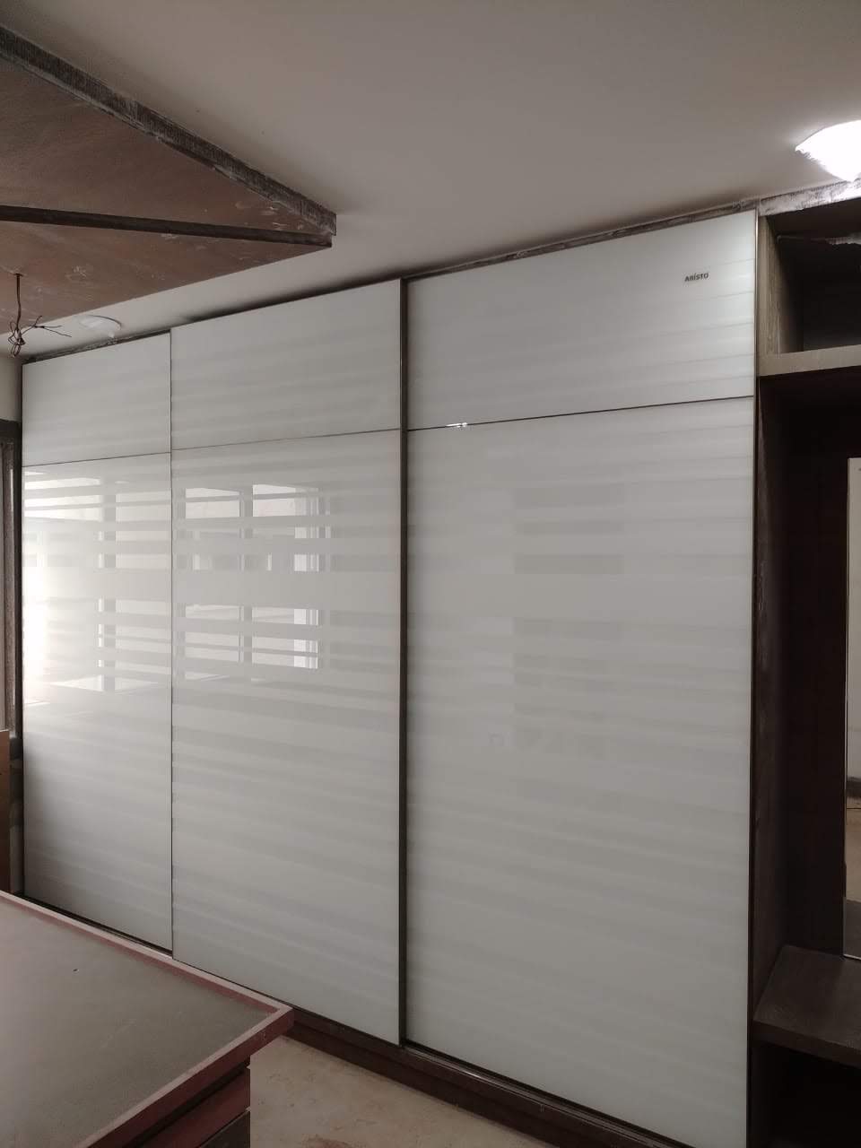 amazing-exclusive-designer-beautiful-lacquer-glass-wardrobes-in-gurgaon-gurgaon-best-dealers-and-manufacturers-in-gurgaon-india